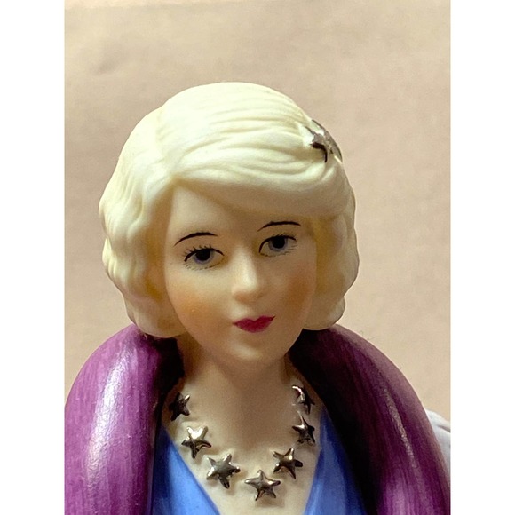 Lenox “Stardust” Figurine, American Songbook Collection, Porcelain. 8¾ in. tall. - Picture 6 of 16